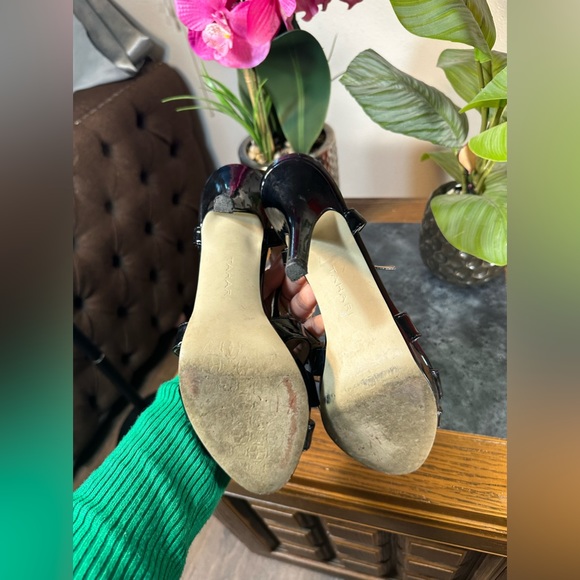 Sexy Tahari Black strapy Patent Heels size 8.5 - Picture 9 of 12